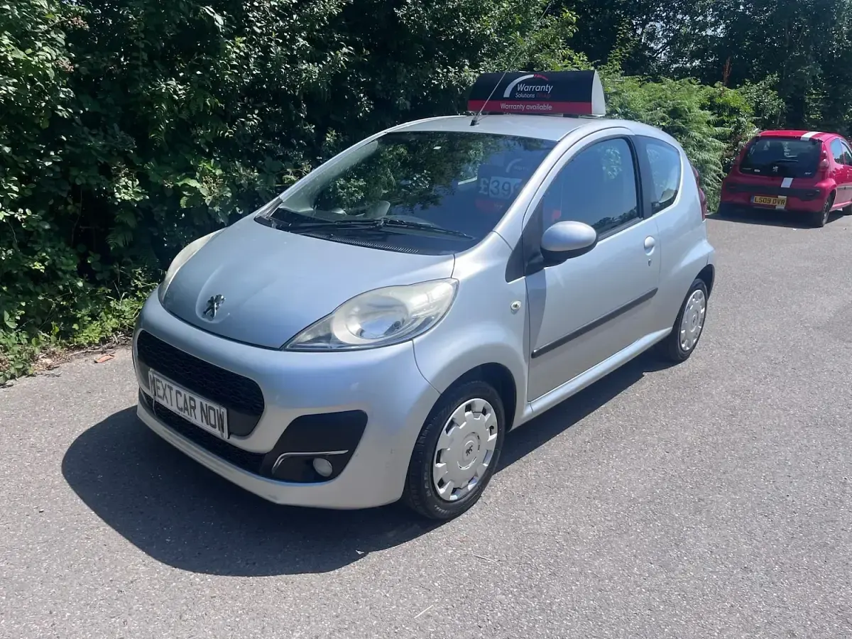 Used Peugeot 107 Active 68 HP (50 kW) 2013 Silver Hatchback