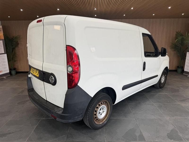 Used Vauxhall Combo 2015 White MPV