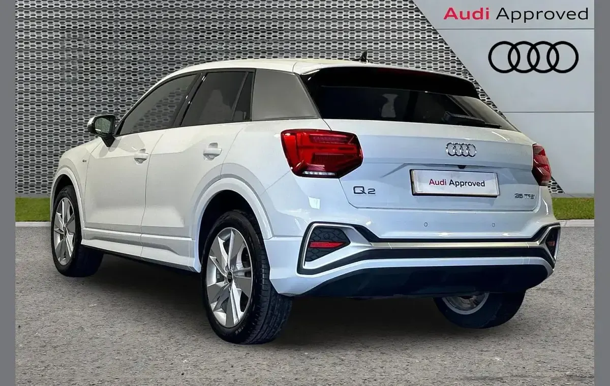 Used Audi Q2 S-Line 147 HP (108 kW) 2025 White SUV