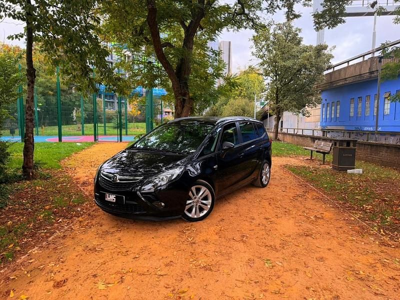 Black Used 2015 Vauxhall Zafira SRi MPV | £4,687 (Super price) - Image 1/4