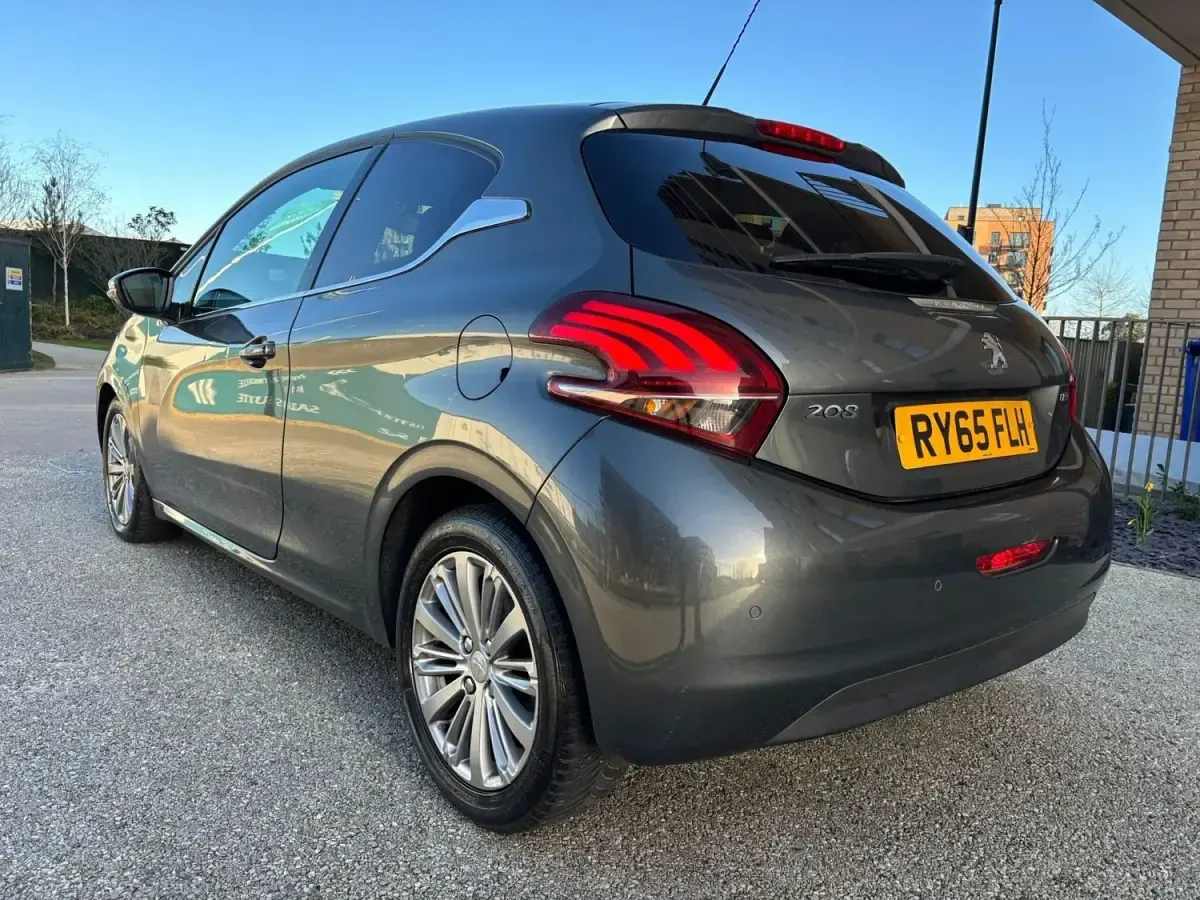 Second-hand Peugeot 208 Allure 2016 Gri Hatchback
