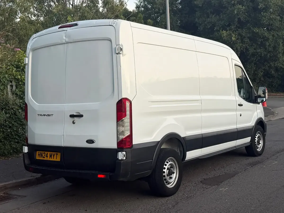 Used Ford Transit 105 HP (77 kW) 2024 White Van