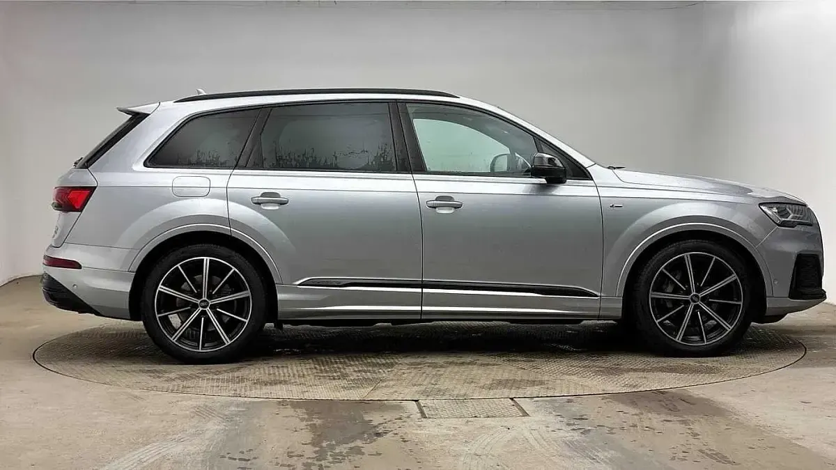 Used Audi Q7 Black Edition 286 HP (210 kW) 2022 Silver SUV