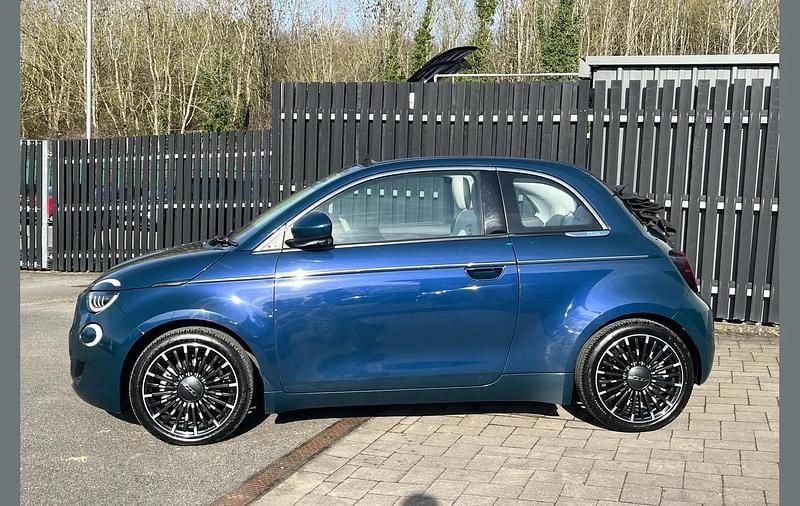 Used Fiat 500e La Prima 86 kW (118 HP) 2022 Green Cabriolet