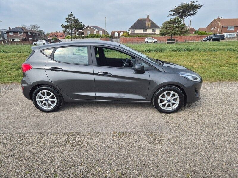 Magnetic grey metallic Used 2019 Ford Fiesta Zetec Hatchback | £11,495 (Fair price) - Image 1/4
