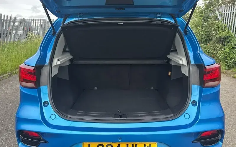 Used MG ZS Exclusive 106 HP (77 kW) 2024 Blue SUV