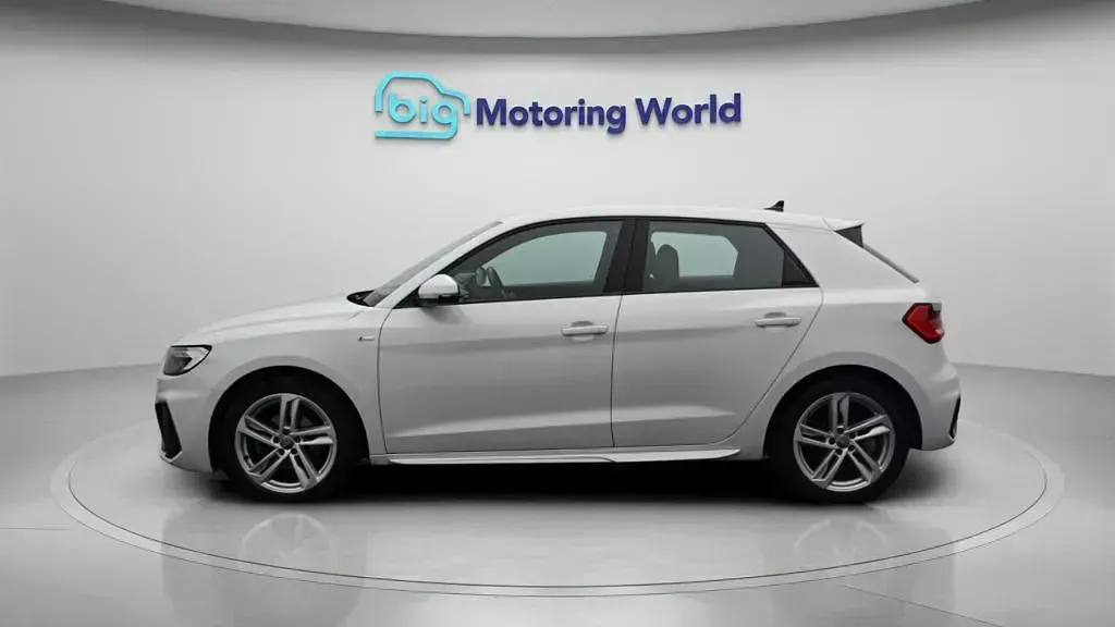 Used Audi A1 Sportback S-Line 116 HP (85 kW) 2019 White Hatchback