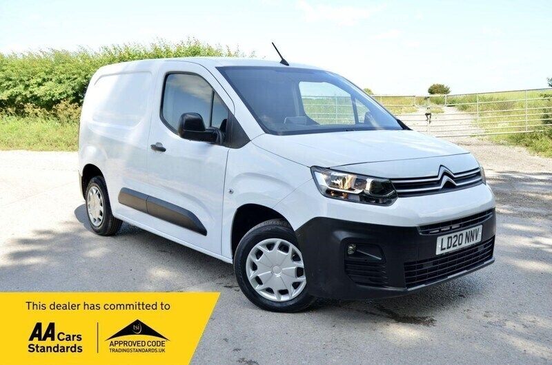 White Used 2020 Citroën Berlingo Start MPV | £7,450 (Good price) - Image 1/3