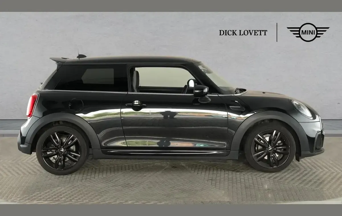Used Mini Cooper Hatch 134 HP (98 kW) 2023 Black Hatchback
