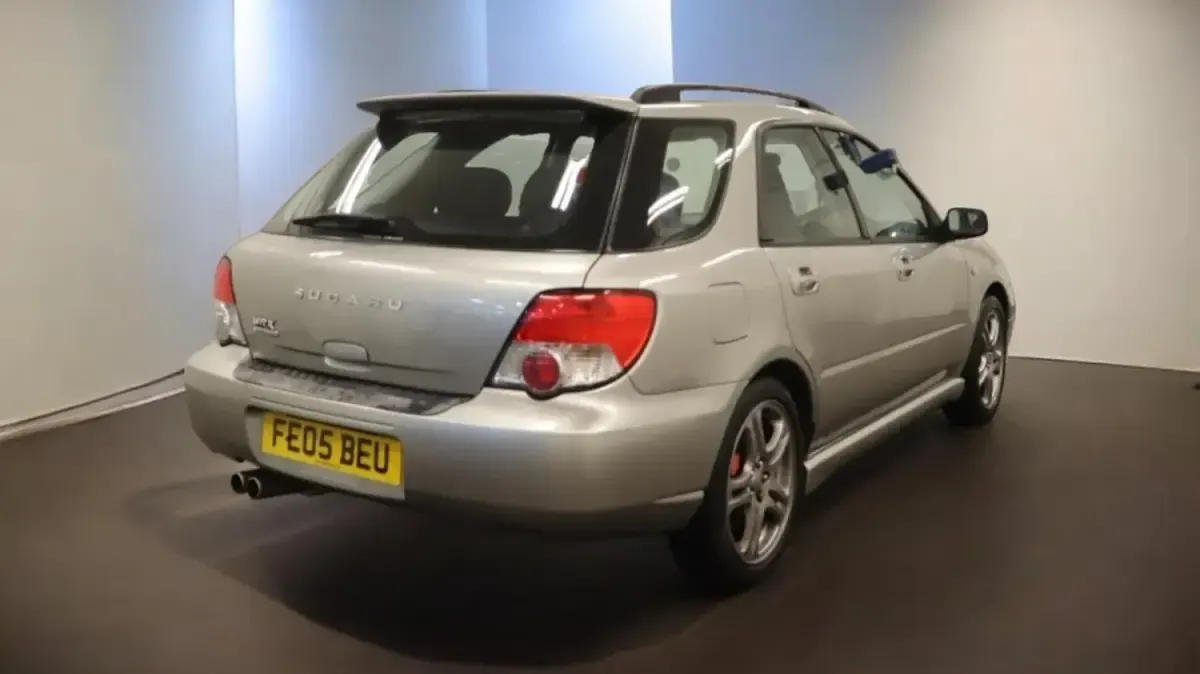 Begagnad Subaru Impreza 250 HK (183 kW) 2005 Grå Halvkombi