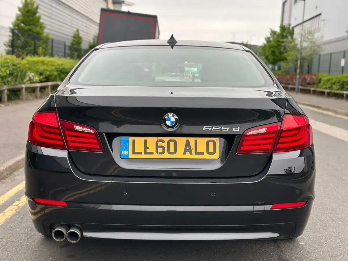 Usado BMW 525 2010 Negro Berlina