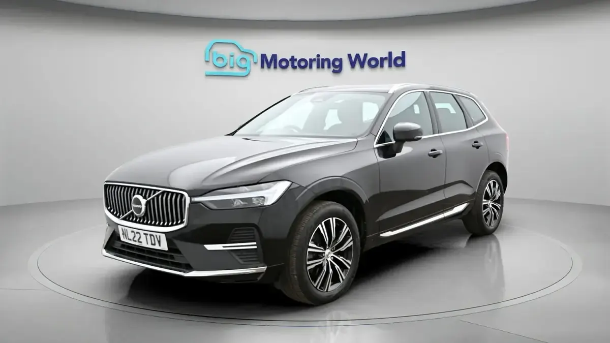 Used Volvo XC60 Inscription 250 HP (183 kW) 2022 Black SUV