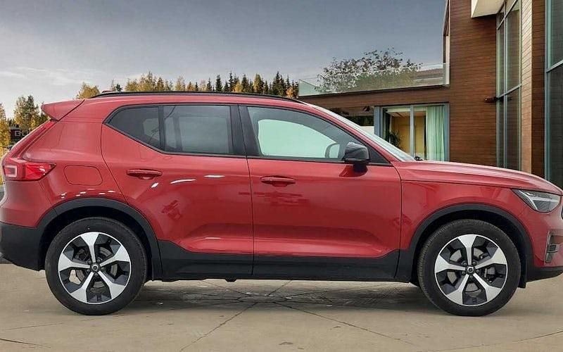 Used Volvo XC40 Plus 163 HP (119 kW) 2025 SUV