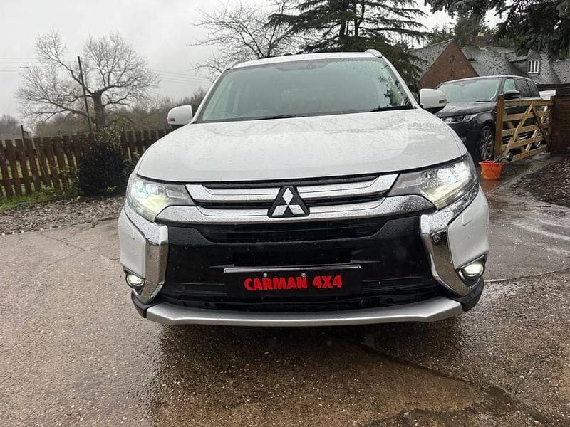 Used Mitsubishi Outlander 147 HP (108 kW) 2018 White SUV