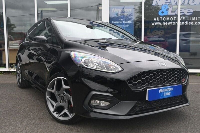 Black Used 2018 Ford Fiesta ST Hatchback | £10,500 (Fair price) - Image 1/4