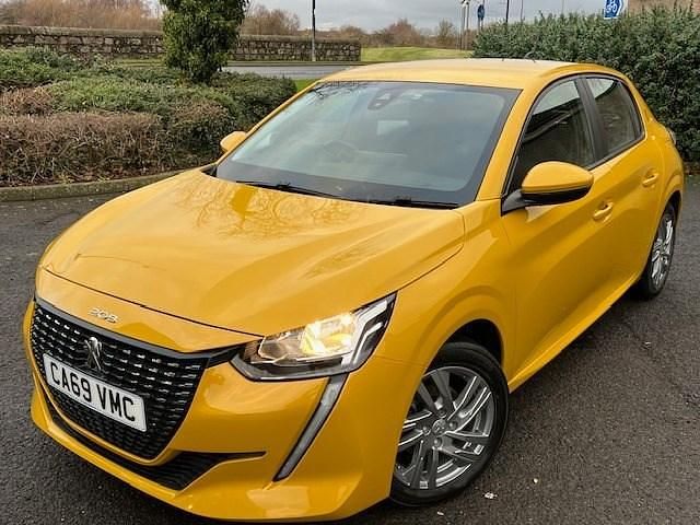 Used Peugeot 208 Active 2020 Faro yellow metallic Hatchback