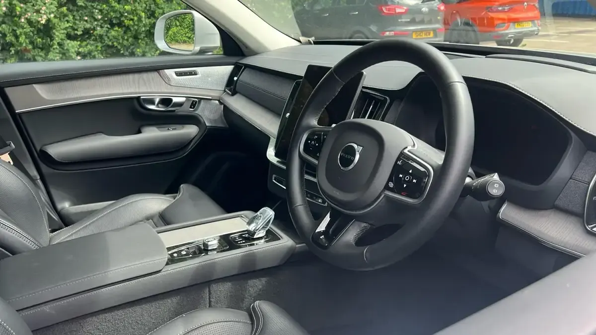 Used Volvo XC90 Ultra 455 HP (334 kW) 2025 Silver SUV