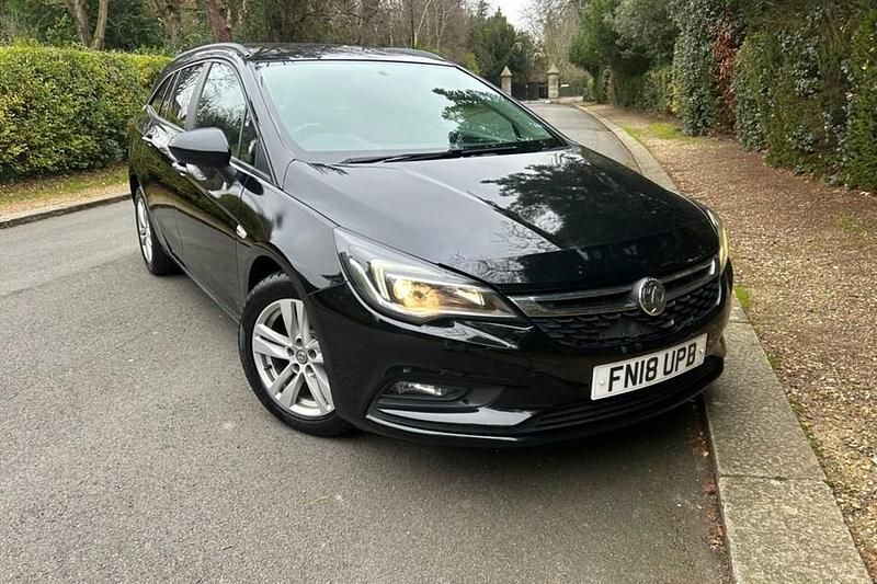 Black Used 2018 Vauxhall Astra Estate | £3,495 (Super price) - Image 1/1