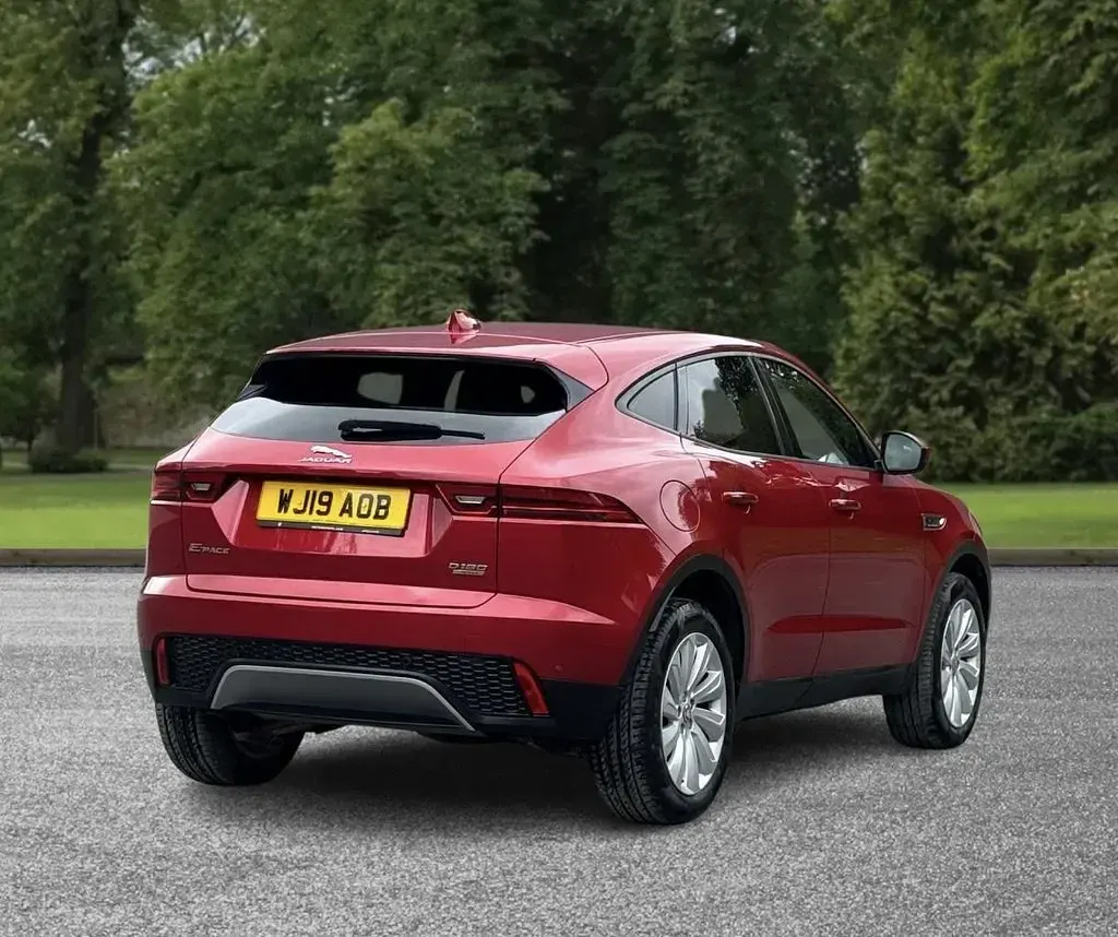 Used Jaguar E-Pace SE 180 HP (132 kW) 2019 Red SUV