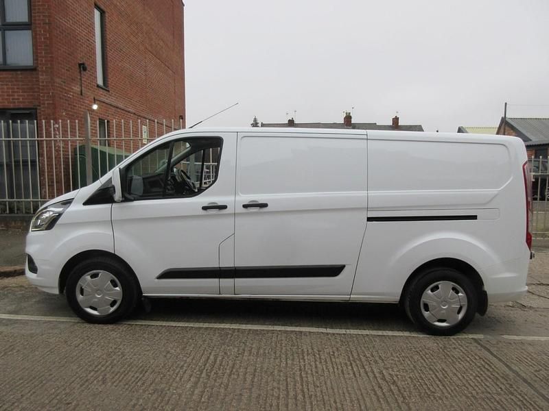 Used Ford Transit Custom Trend 105 HP (77 kW) 2020 White Van