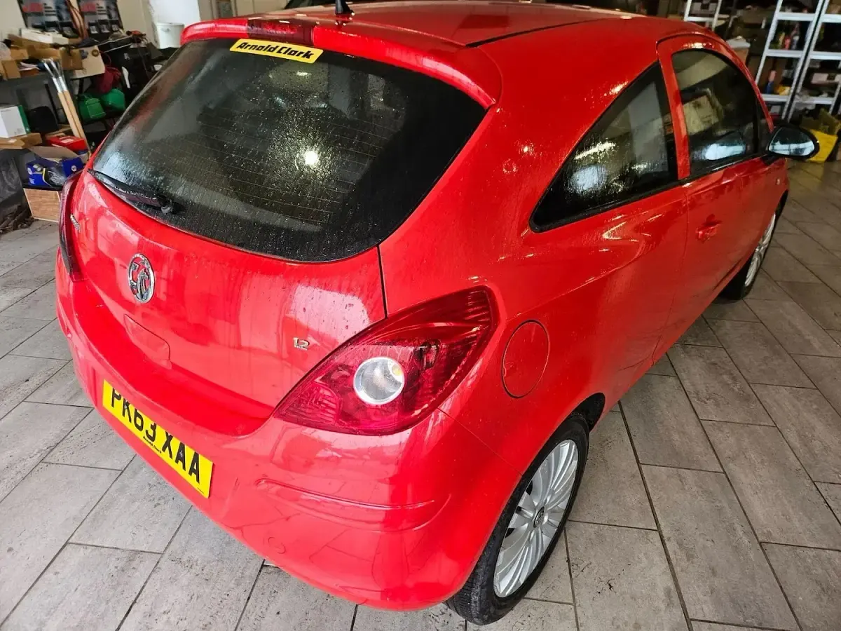 Used Vauxhall Corsa 83 HP (61 kW) 2013 Red Hatchback