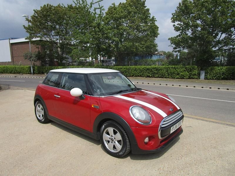 Red Used 2014 Mini Cooper Hatchback | £4,995 (A bit pricey) - Image 1/4