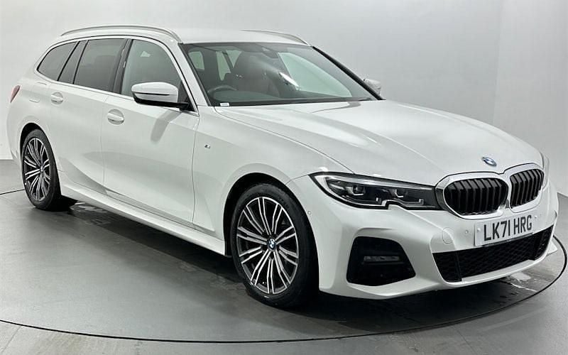 Used 2022 BMW 318 M Sport Estate | £17,532 (Good price) - Image 1/3