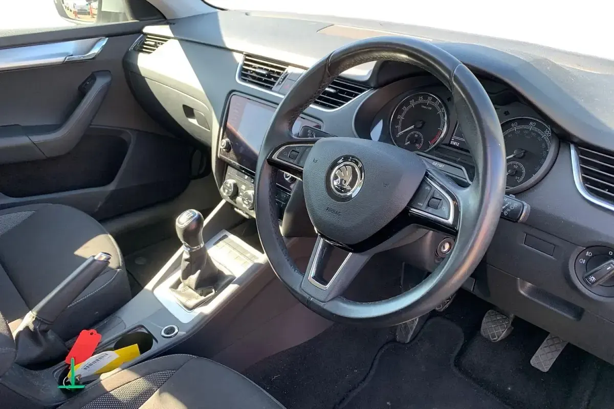 Used Skoda Octavia SE Technology 116 HP (85 kW) 2018 Silver Hatchback