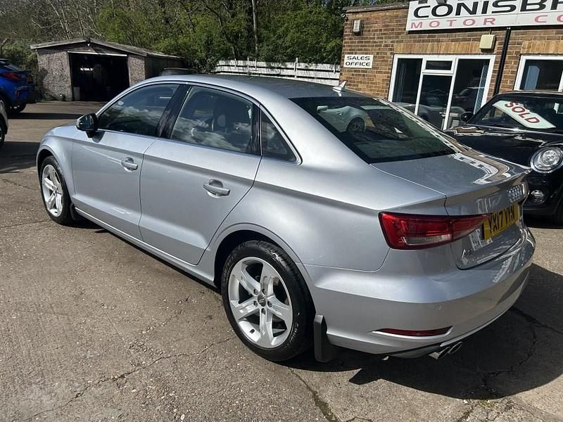 Usado Audi A3 Sport 150 CV (110 kW) 2017 Plateado Berlina