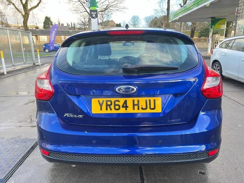 Used Ford Focus Zetec 116 HP (85 kW) 2014 Blue Hatchback