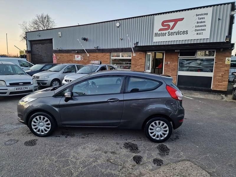 Usado Ford Fiesta Style 2016 Cinzento Citadino