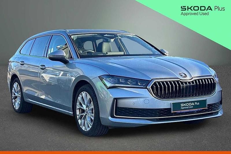 Used Skoda Superb SE L 190 HP (139 kW) 2024 Pebble silver metallic Estate