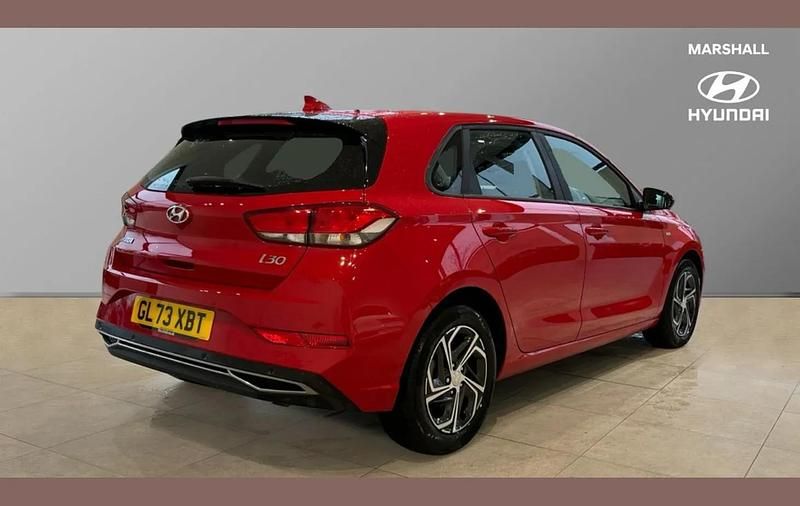 Used Hyundai i30 SE 117 HP (86 kW) 2023 Red Hatchback