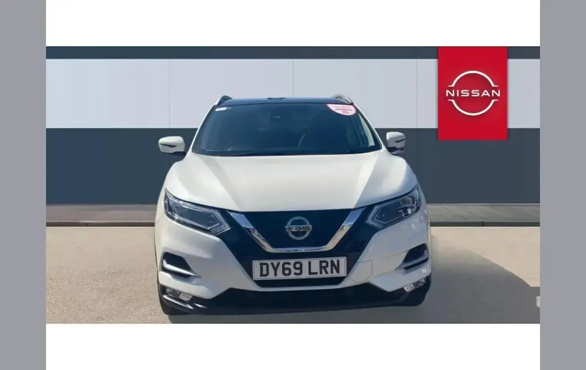 Used Nissan Qashqai Tekna 160 HP (117 kW) 2019 White SUV