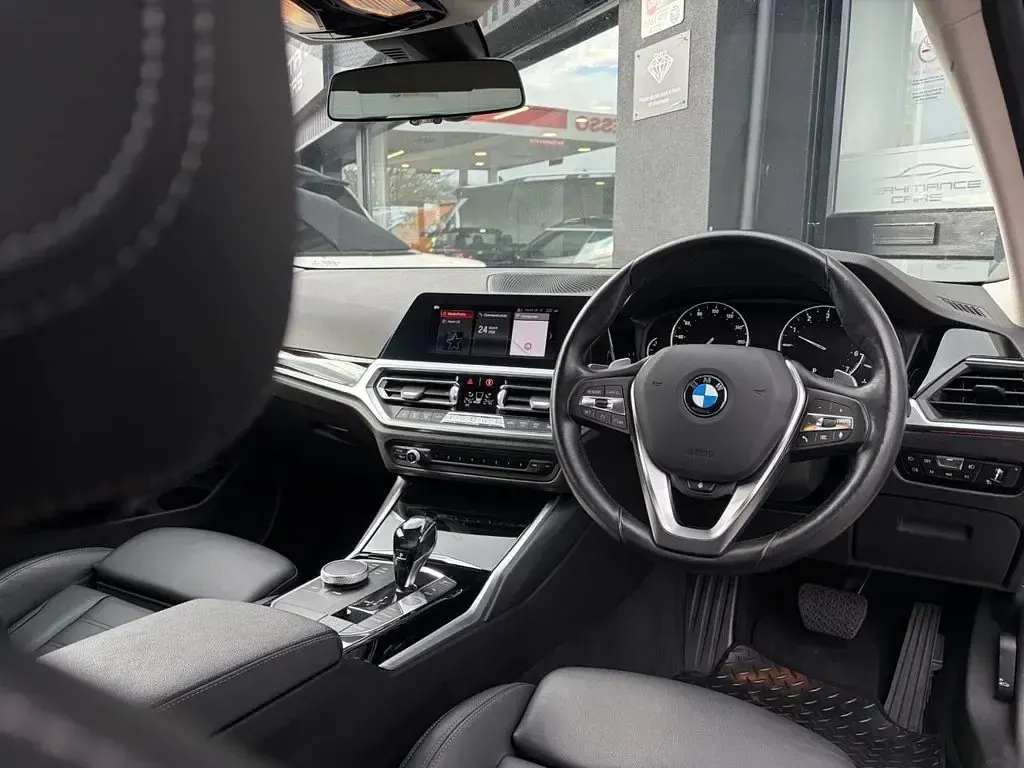 Used BMW 320 Sport Line 184 HP (135 kW) 2020 White Sedan