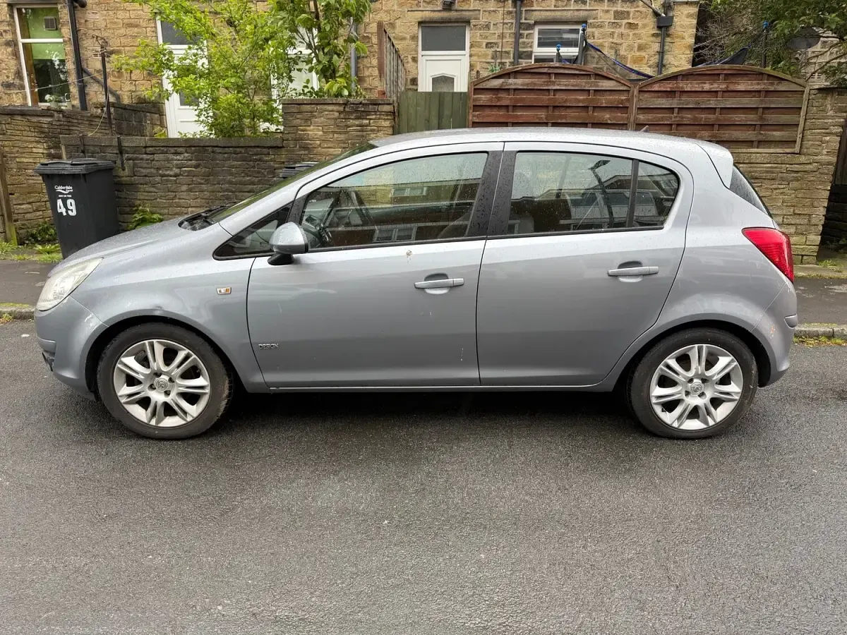Used Vauxhall Corsa Design Edition 2009 Silver Hatchback