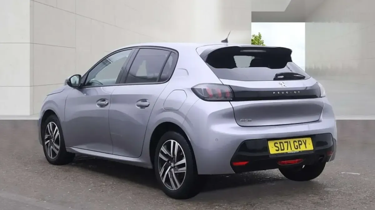 Used Peugeot 208 Allure 100 HP (73 kW) 2021 Grey Hatchback
