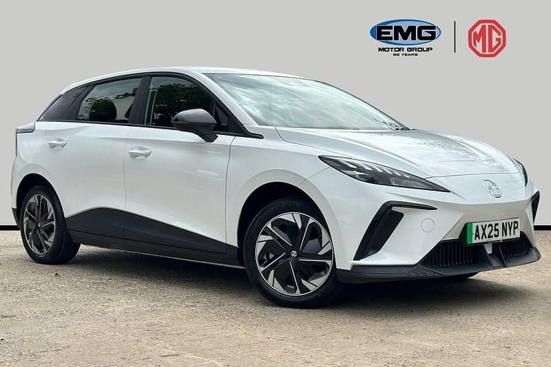 Arctic white New 2025 MG MG4 EV SE Hatchback | £18,399 (Super price) - Image 1/3