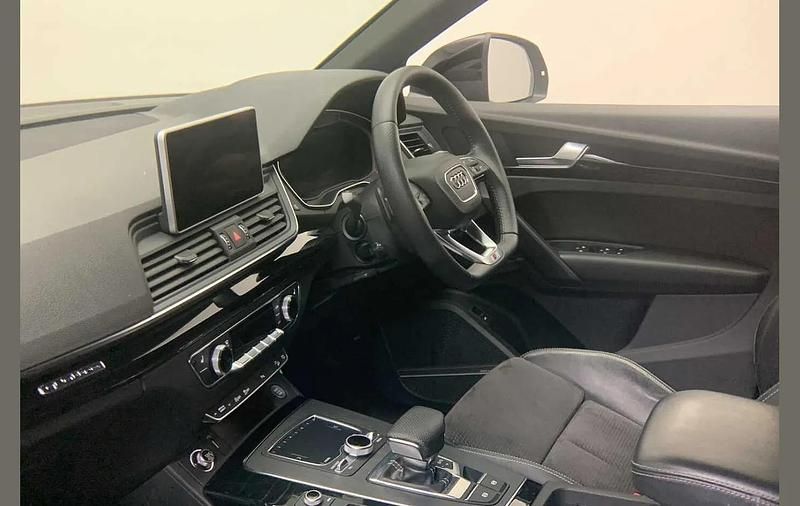 Used Audi Q5 Black Edition 241 HP (177 kW) 2020 Grey SUV