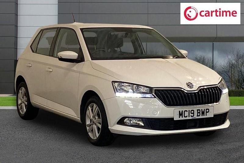 Used Skoda Fabia SE 75 HP (55 kW) 2019 White Hatchback