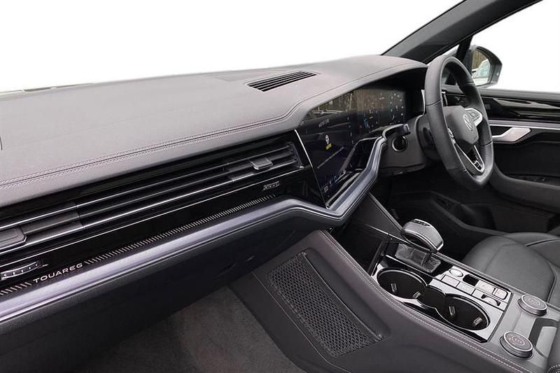 Used VW Touareg Black Edition 286 HP (210 kW) 2025 Black SUV
