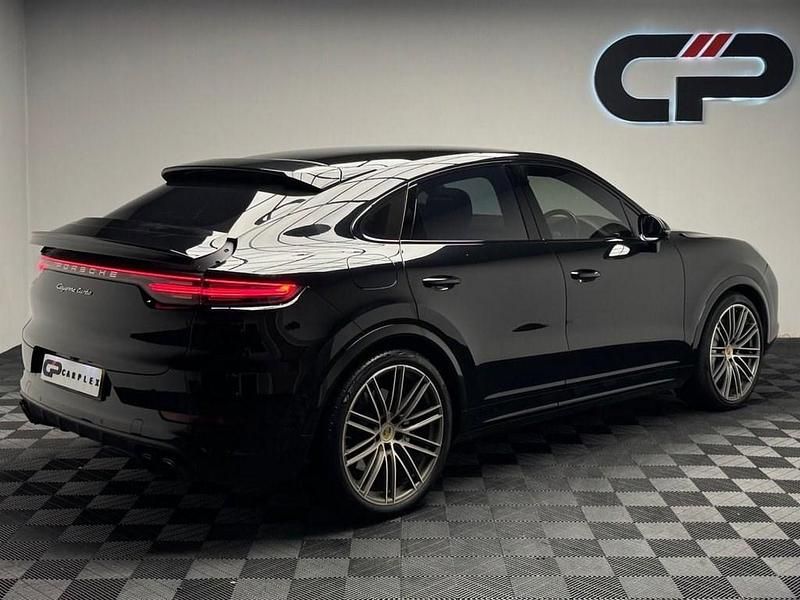 Used Porsche Cayenne Turbo 550 HP (404 kW) 2019 Black SUV