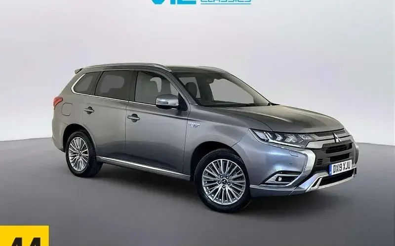 Usado Mitsubishi Outlander P-HEV 177 HP (130 kW) 2018 Carrinha