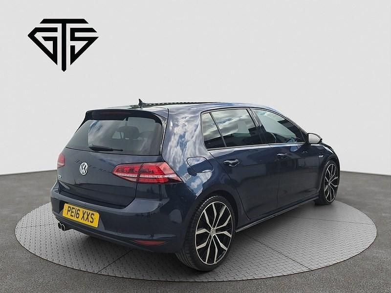 Used VW Golf VII GTD 181 HP (133 kW) 2016 Blue Hatchback
