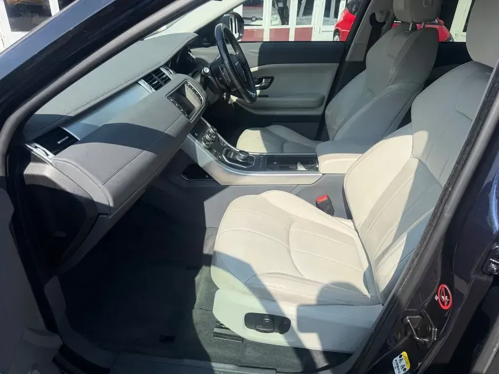 Used Land Rover Range Rover evoque SE 180 HP (132 kW) 2018 Blue Estate
