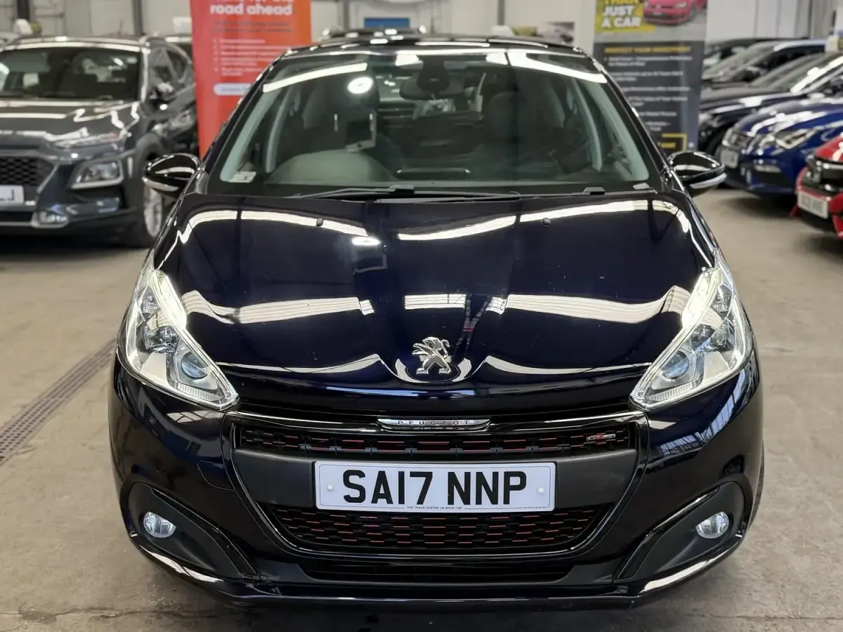 Used Peugeot 208 GT-line 108 HP (79 kW) 2017 Blue Hatchback
