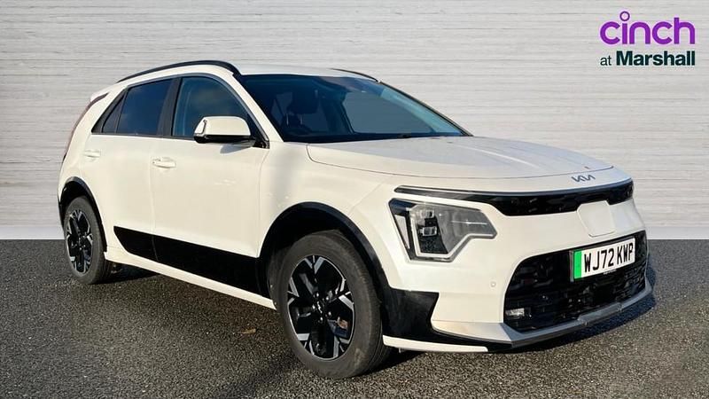 White Used 2022 Kia e-Niro SUV | £16,991 (Fair price) - Image 1/4