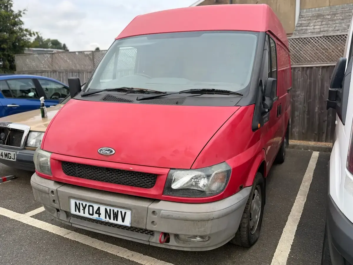 Used Ford Transit 100 HP (73 kW) 2004 Red Van
