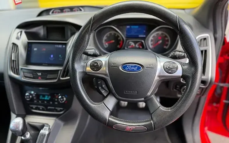 Used Ford Focus ST 250 HP (183 kW) 2014 Red Hatchback