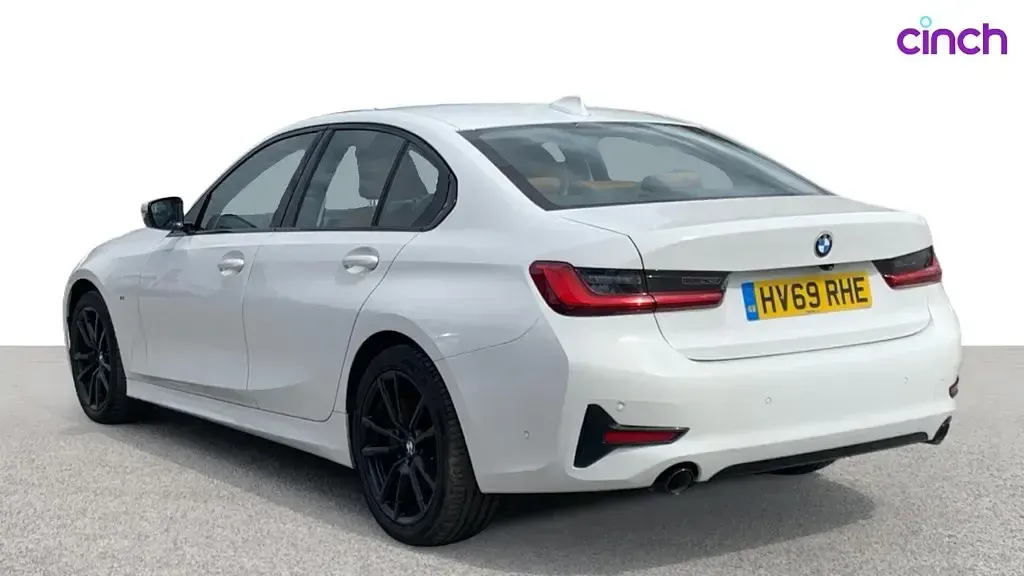 Used BMW 318 Sport Line 2019 White Sedan